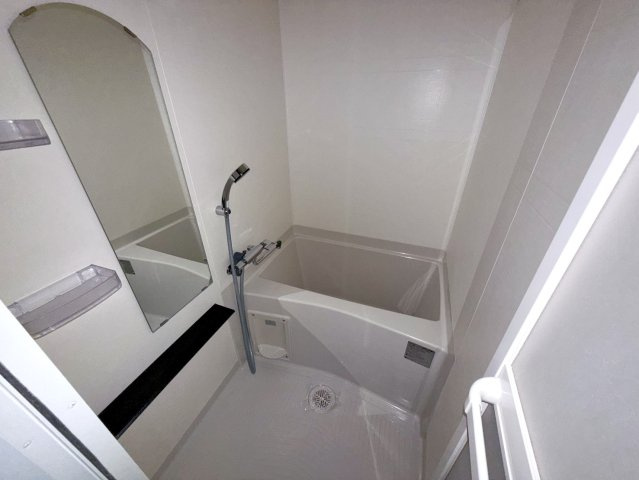 プレサンスTHE神戸の浴室|同物件別部屋写真