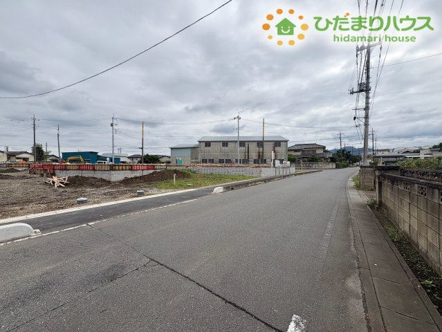 本庄市児玉町児玉　第13　新築一戸建て　クレイドルガーデン　06の前面道路含む現地写真