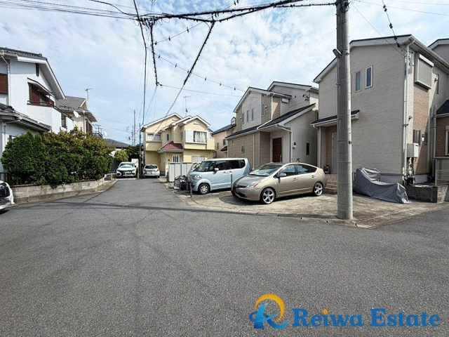 中古戸建　茅ヶ崎市萩園の前面道路含む現地写真