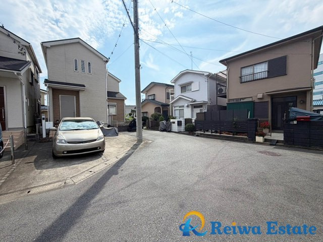 中古戸建　茅ヶ崎市萩園の前面道路含む現地写真