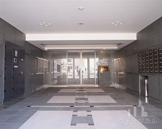 ルーブル新宿西落合八番館のエントランス