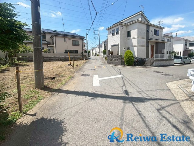 新築戸建　茅ヶ崎市香川3丁目の前面道路含む現地写真