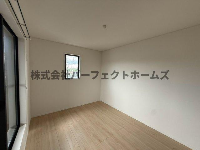 長尾峠町戸建　賃貸の洋室|個人の部屋や寝室として使える洋室です