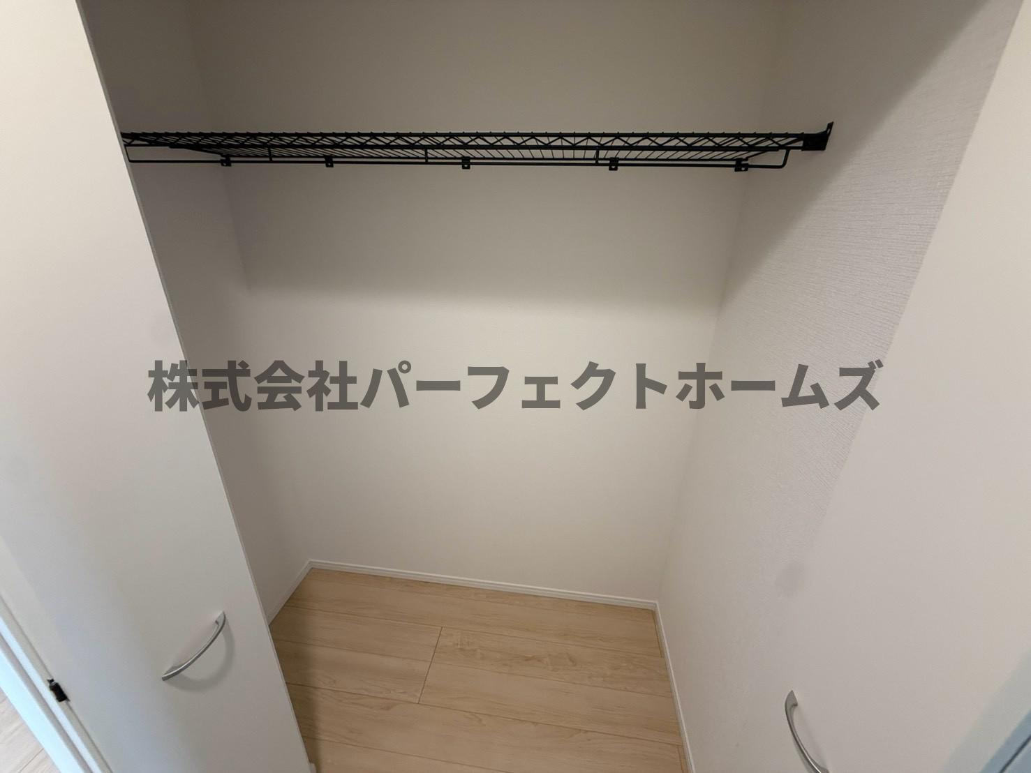 長尾峠町戸建　賃貸の収納|たっぷりとした収納スペースです