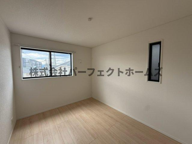 長尾峠町戸建　賃貸の洋室|使い勝手のいい洋室です