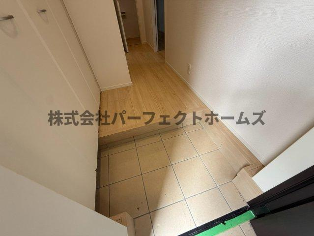 長尾峠町戸建　賃貸の玄関|収納もある玄関です