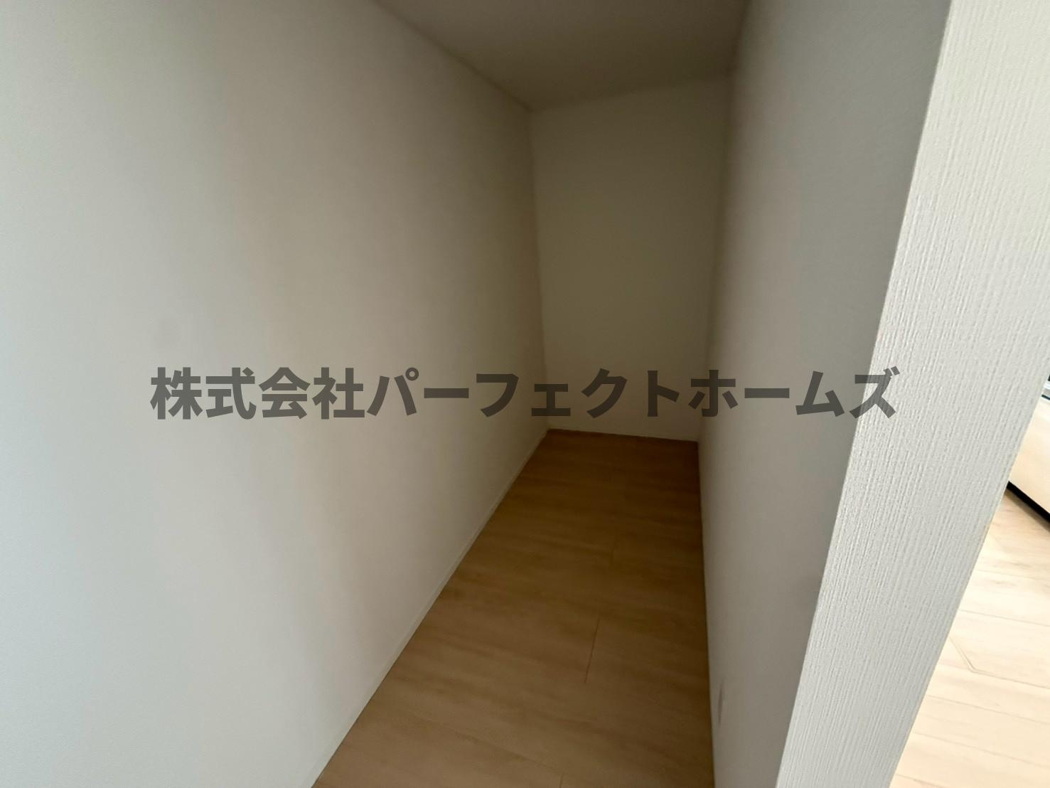 長尾峠町戸建　賃貸の収納|パントリーです