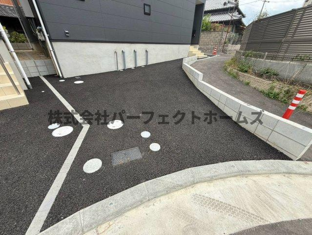 長尾峠町戸建　賃貸の駐車場|カースペースがあります