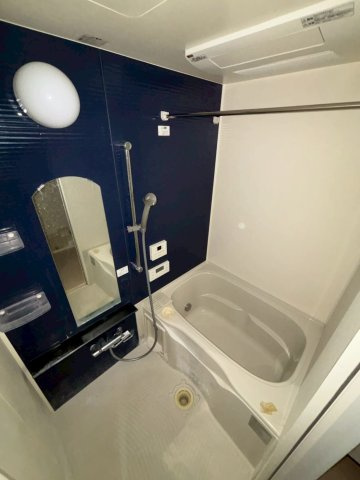 プレサンス　ＴＨＥ　神戸の浴室|同物件別部屋写真