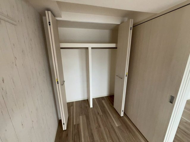 プレサンス　ＴＨＥ　神戸の収納|同物件別部屋写真