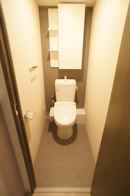 びゅうリエット新小岩のトイレ|落ち着いた色調のトイレです
