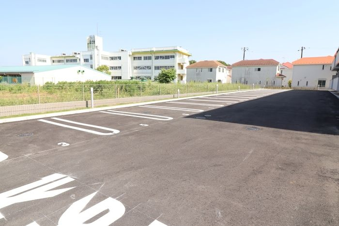 ラプエルタの駐車場