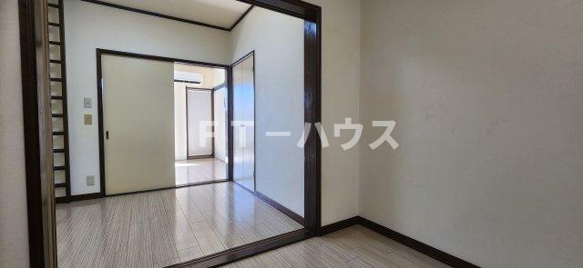 ロートレック幕張本郷の内装