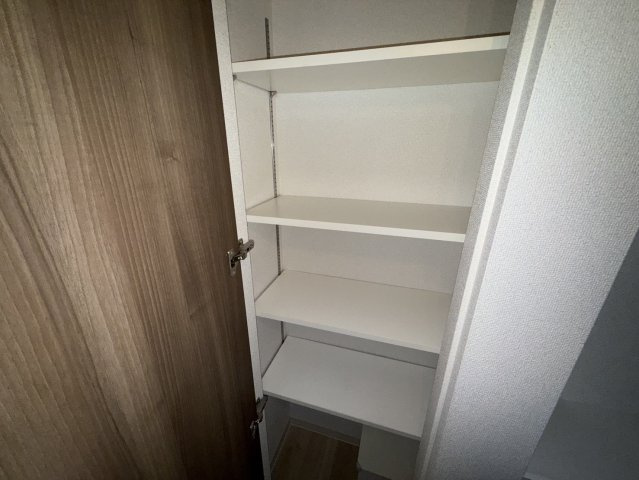 プレサンスKOBEグレンツの収納|同物件別部屋写真