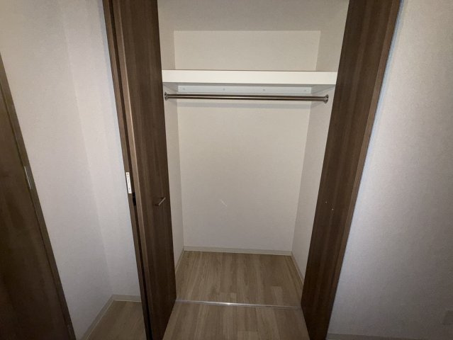 プレサンスKOBEグレンツの収納|同物件別部屋写真