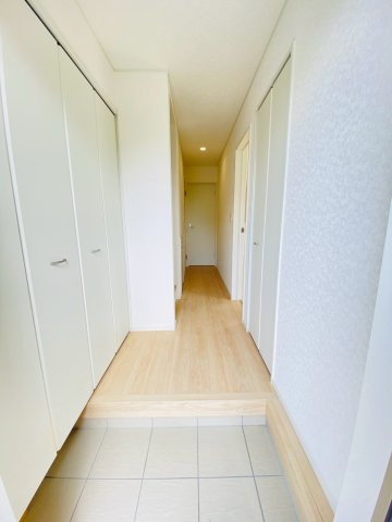 クレイドルガーデン／南区富合町大町第５／２号棟の玄関