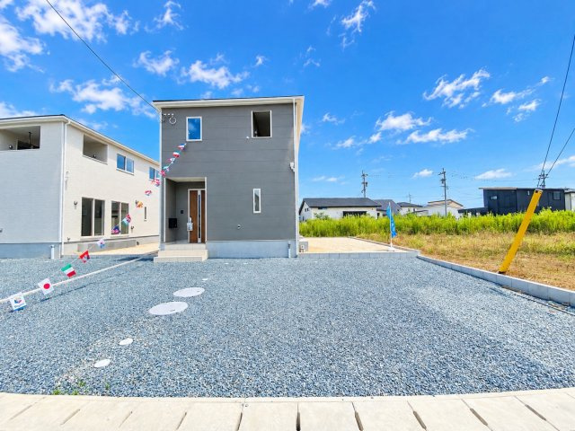 クレイドルガーデン／南区富合町大町第５／２号棟の前面道路含む現地写真