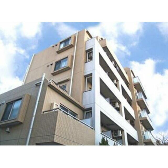 【外観】 | プレール・ドゥーク中野坂上 | 鉄筋コンクリート造のがっちりとした建物。