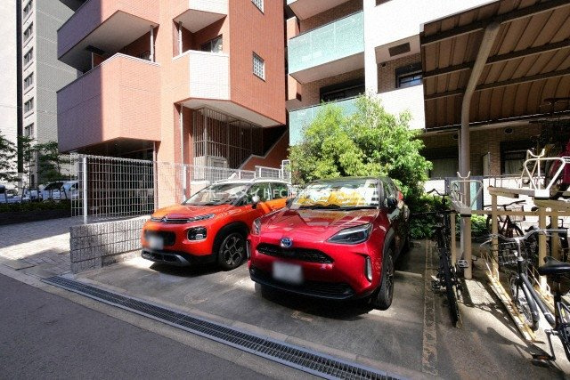 コンフォルトKの駐車場