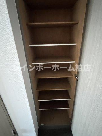 特典：仲介手数料が無料です!!の玄関