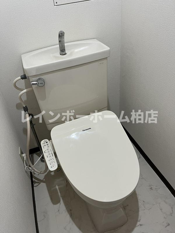 特典：仲介手数料が無料です!!のトイレ
