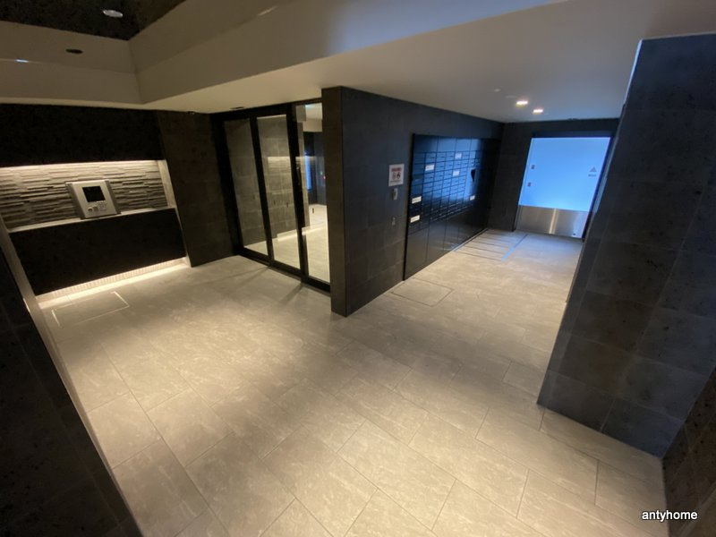 エスリードコート堺筋本町　仲介手数料無料のロビー