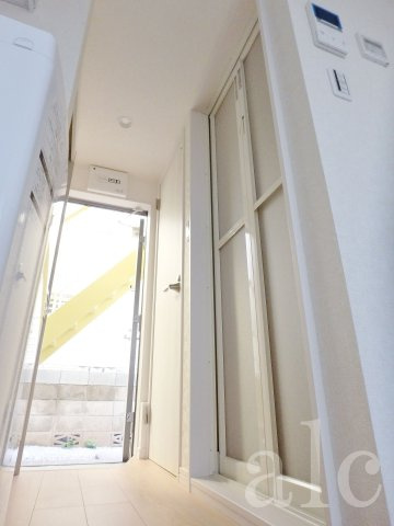 中野区野方５丁目のアパートの玄関|同建物別部屋写真