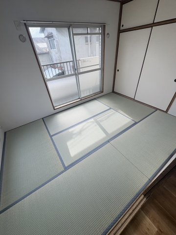 ラヴェニール忠岡の和室