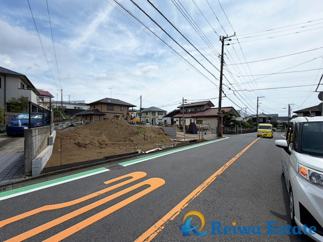 売地　藤沢市羽鳥5丁目の前面道路含む現地写真