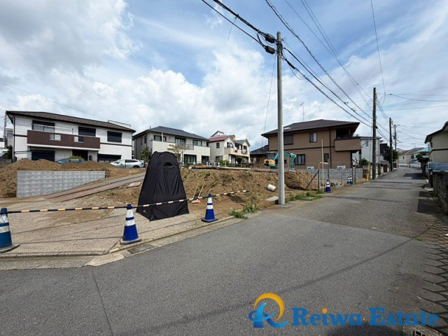 売地　藤沢市羽鳥5丁目の前面道路含む現地写真