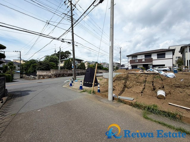 売地　藤沢市羽鳥5丁目の前面道路含む現地写真