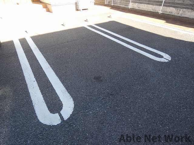 グランパール延方Iの駐車場