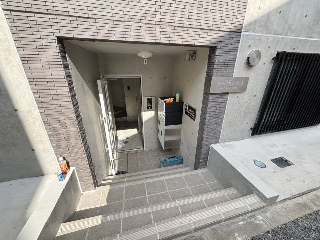 アドテラス　イケブクロのエントランス