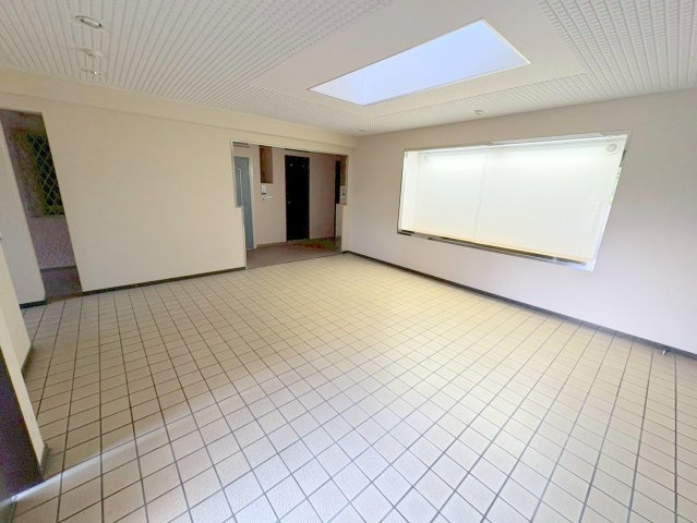 ロイヤルメゾン宝塚南のロビー