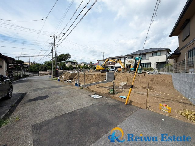 売地　藤沢市羽鳥5丁目の前面道路含む現地写真
