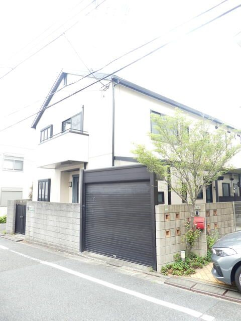 ディアス等々力戸建の外観