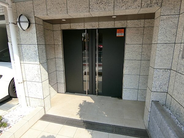 【エントランス】