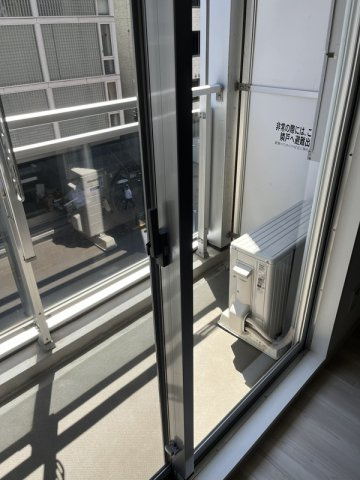 新宿区西新宿５丁目の賃貸マンションのバルコニー