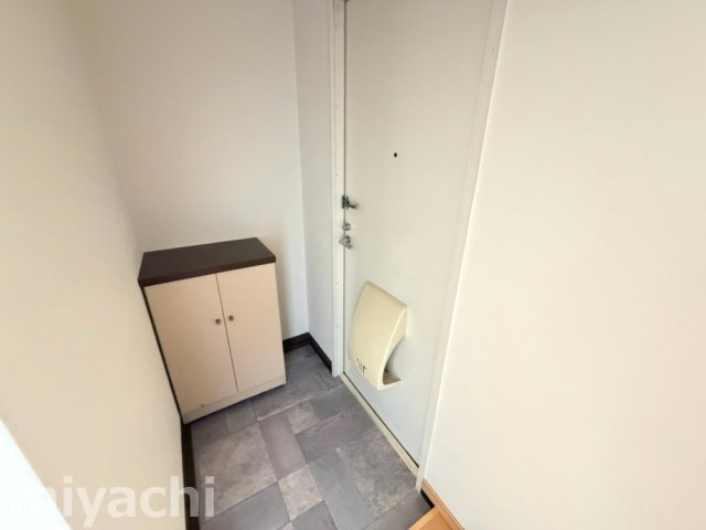 フレグランス名東　Bの玄関