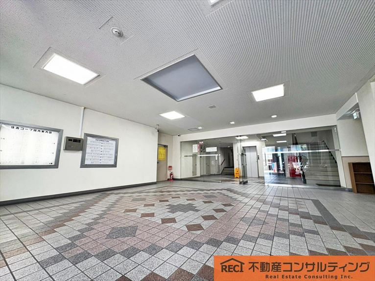 日生住吉コープの玄関