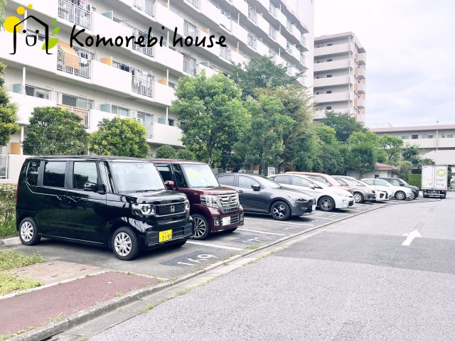 グランドシティ大宮イーストタワーの駐車場|26.8.31　撮影