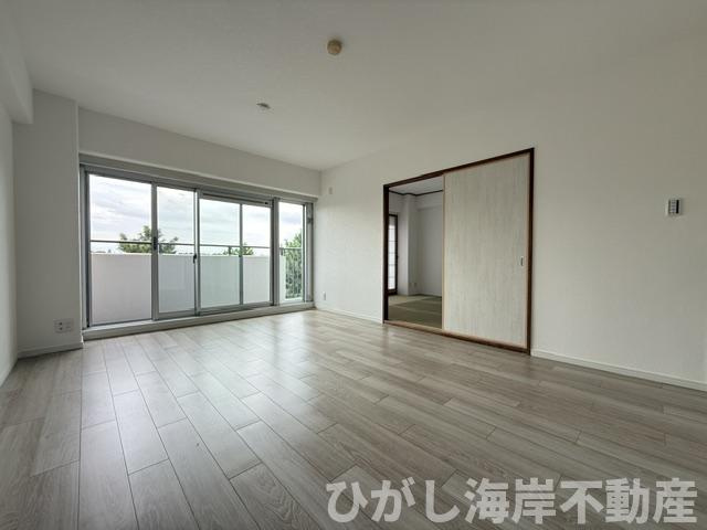 パレ平塚すみれ平参番館の居間・リビング|新規リフォーム完了！　11.6帖　LDK
