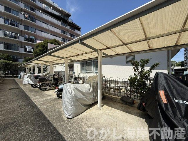 パレ平塚すみれ平参番館の駐車場|敷地内バイク置場
