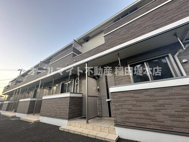 稲城市矢野口のアパートの外観