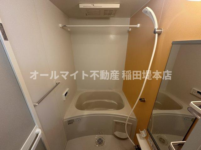 稲城市矢野口のアパートの浴室|別部屋反転画像