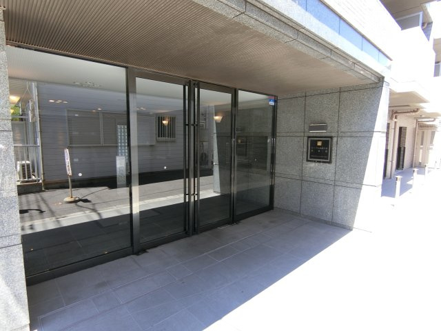 ルーブル武蔵小杉参番館のエントランス