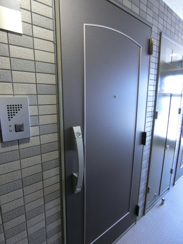 ルーブル武蔵小杉参番館の玄関