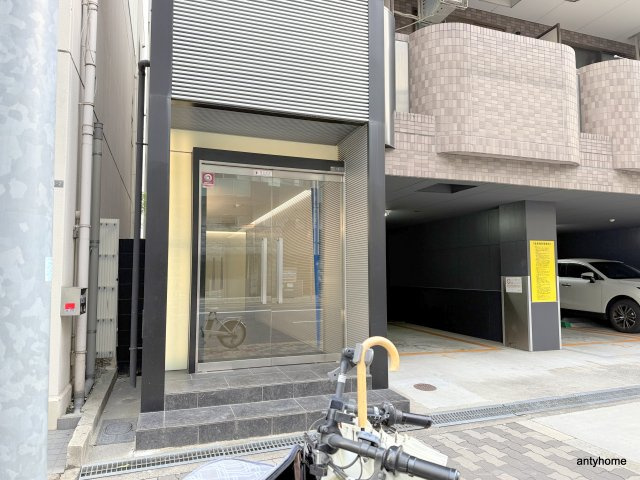 ラ・フォレスタ　仲介手数料無料のエントランス