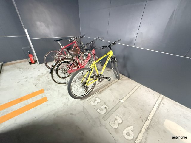 ラ・フォレスタ　仲介手数料無料の駐車場