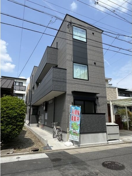 クレスト中村の外観